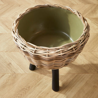 WOVEN RATTAN DRY BASKET PLANT RISER 17"